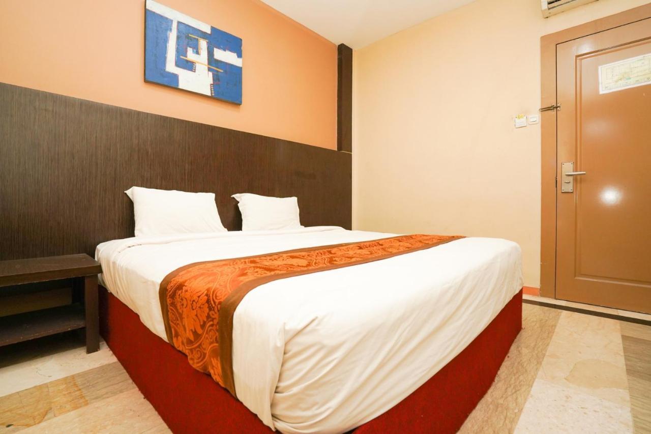 Avi Hotel Surabaya Ngoại thất bức ảnh
