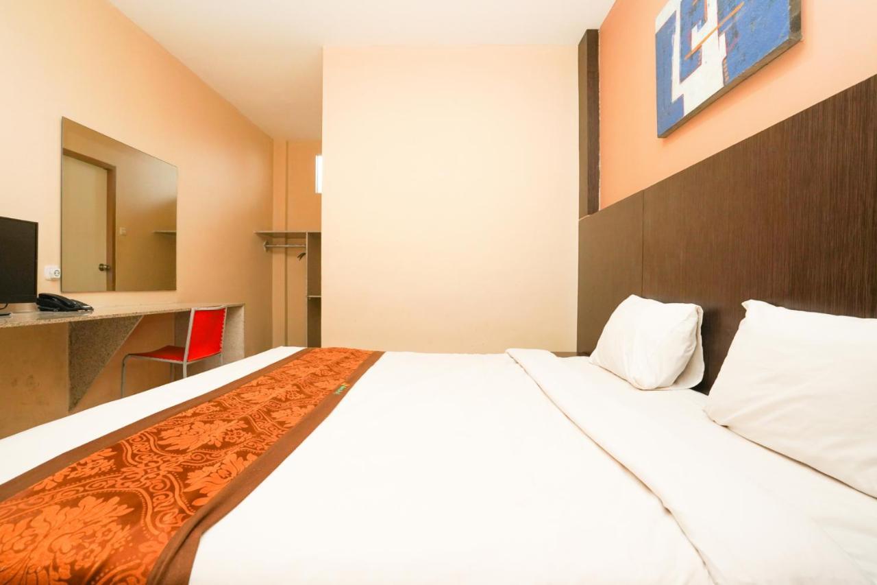 Avi Hotel Surabaya Ngoại thất bức ảnh