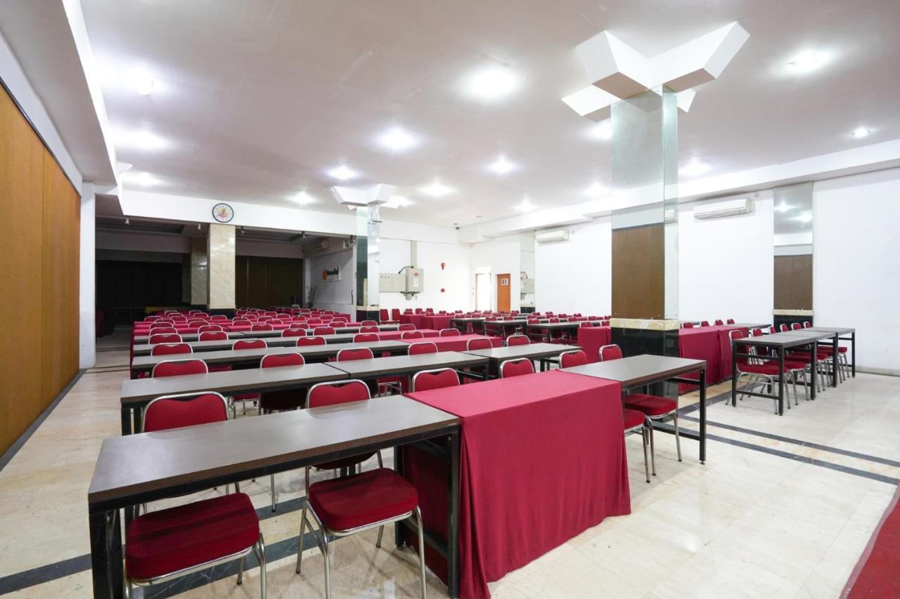 Avi Hotel Surabaya Ngoại thất bức ảnh