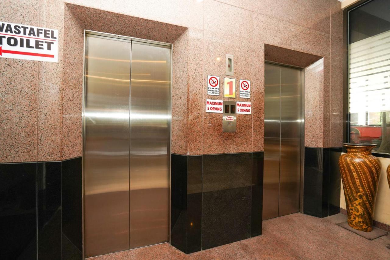 Avi Hotel Surabaya Ngoại thất bức ảnh