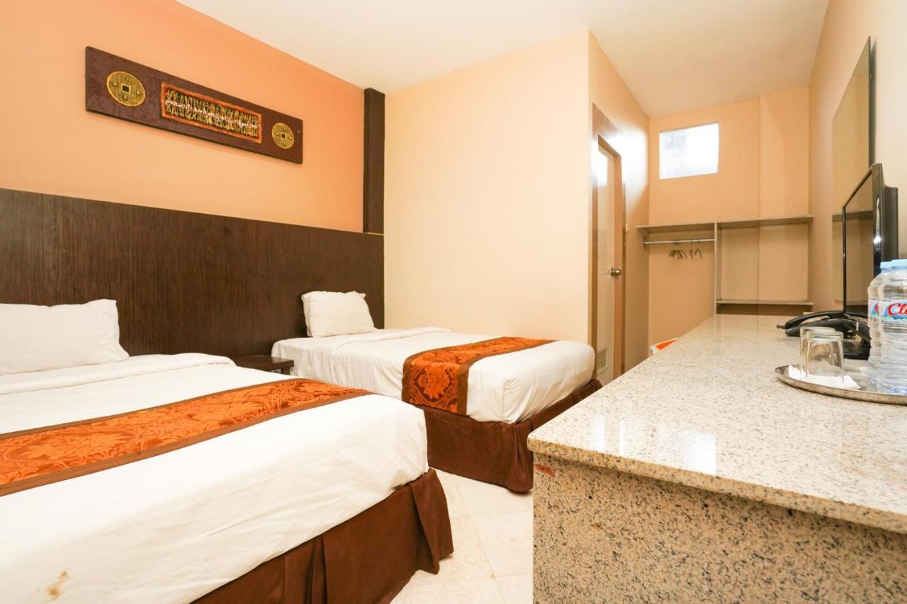Avi Hotel Surabaya Ngoại thất bức ảnh