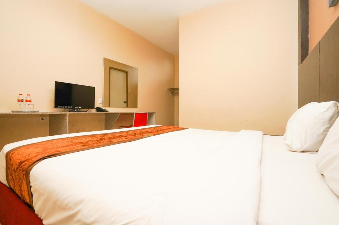 Avi Hotel Surabaya Ngoại thất bức ảnh